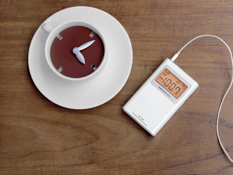 SANGEAN راديو جيب ستيريو SANGEAN DT-160 AM/FM مع ما يصل إلى 100 ساعة تشغيل على بطاريتين AA (أبيض) - Image 3